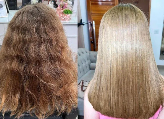 Antes e depois de cabelo claro com redução visual de frizz